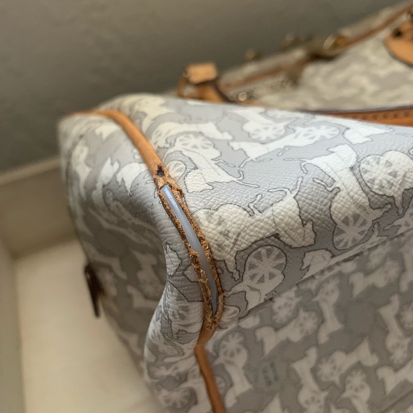 Celine - Picture 8 of 12